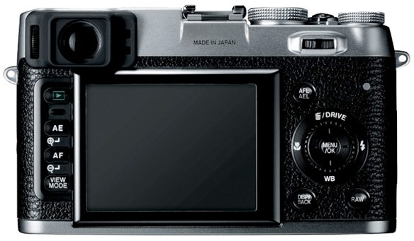 كاميرا FINEPIX X100 الجديدة